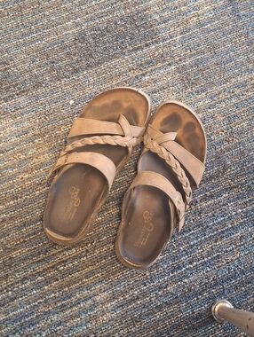 Well Worn White Mountain Brown Leather Sandals with Braided Strap